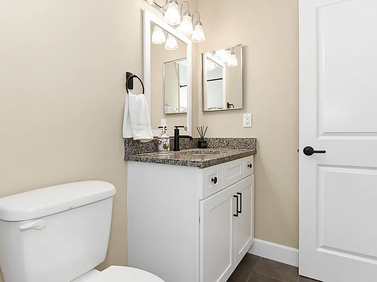 Bathroom in Bedroom 1