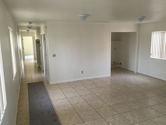 3rd image of 10411 S Wilmington Ave