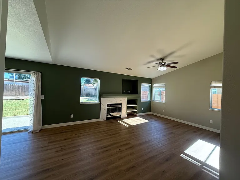 16664 Sheffield St — Photo 9