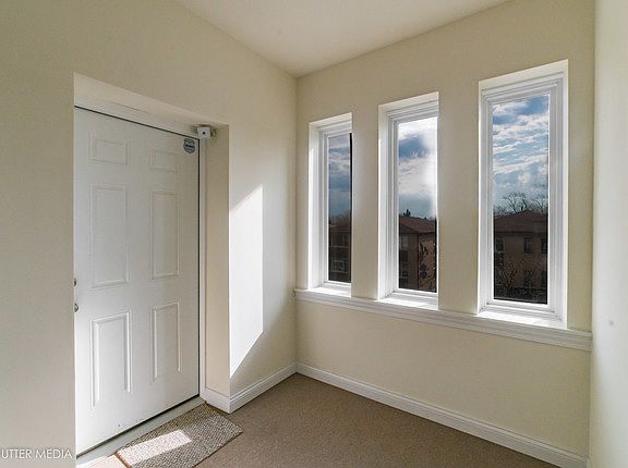 3rd image of 3022 N Harlem Ave APT 3N