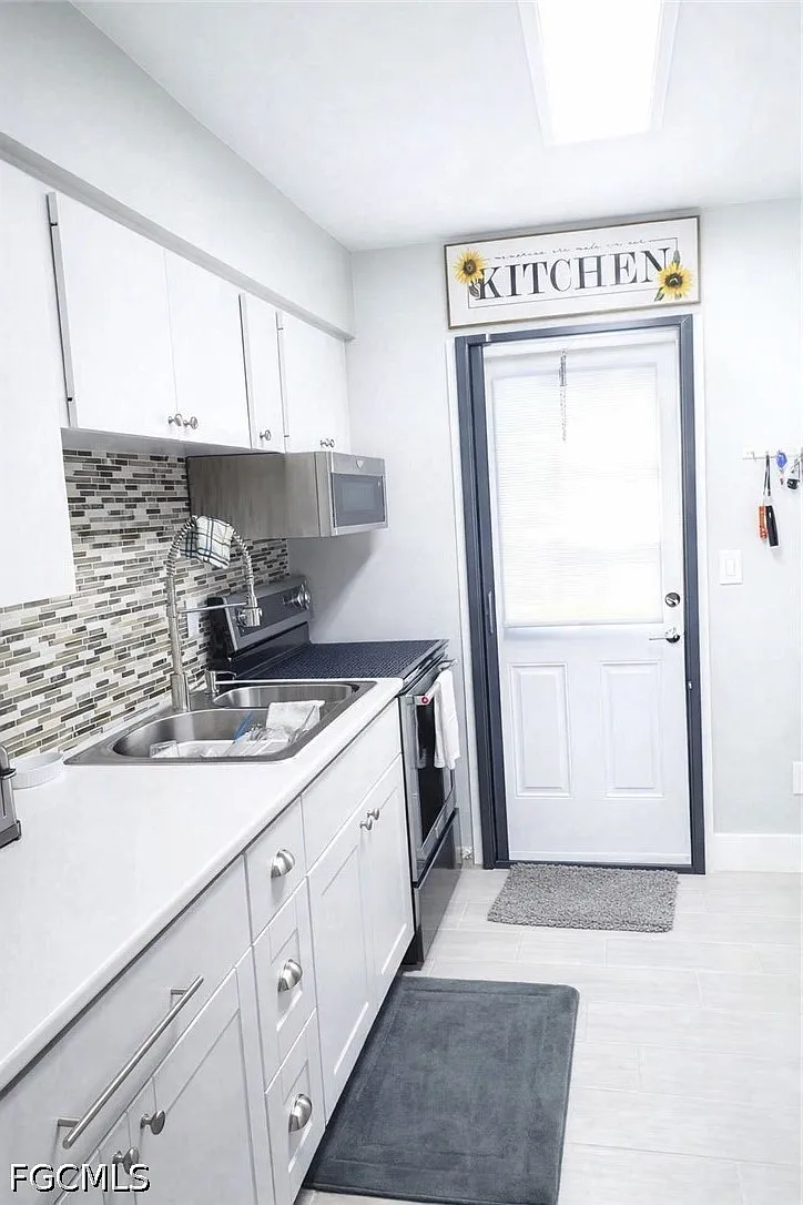 Building Photo - 6 Aztec Lily Ln