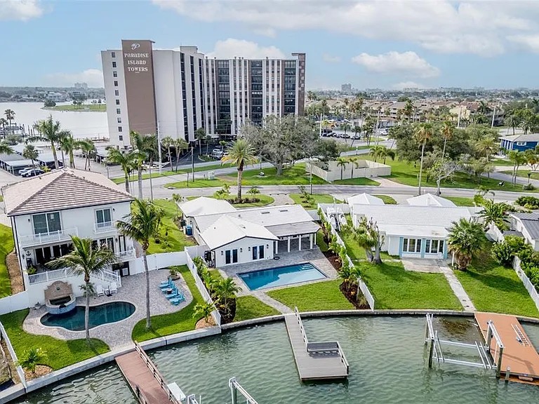 10350 Paradise Blvd — Photo 41