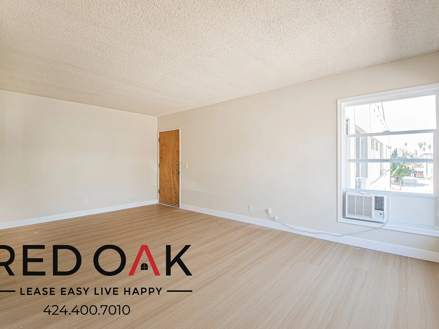 Inviting 2-Bed with Stainless Steel Appliances, Air Conditioning, On-Site Laundry and Parking Inc... — Photo 3