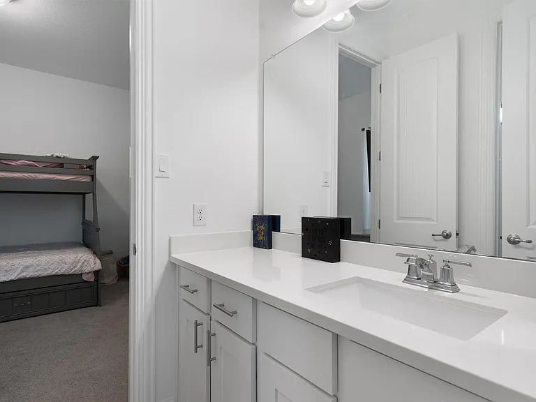 504 Pulitzer Dr — Photo 27