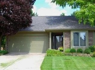 1529 Colony Dr, Rochester Hills, MI 48307
