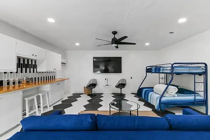 7009 Whispering Oaks Dr — Photo 3