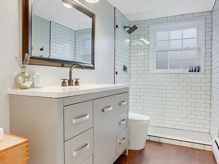 3710 Lorcom Ln — Photo 18