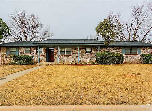 3rd image of 709 N Anita Dr