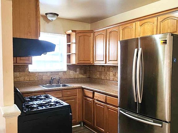 2nd image of 31-36 41st St #2
