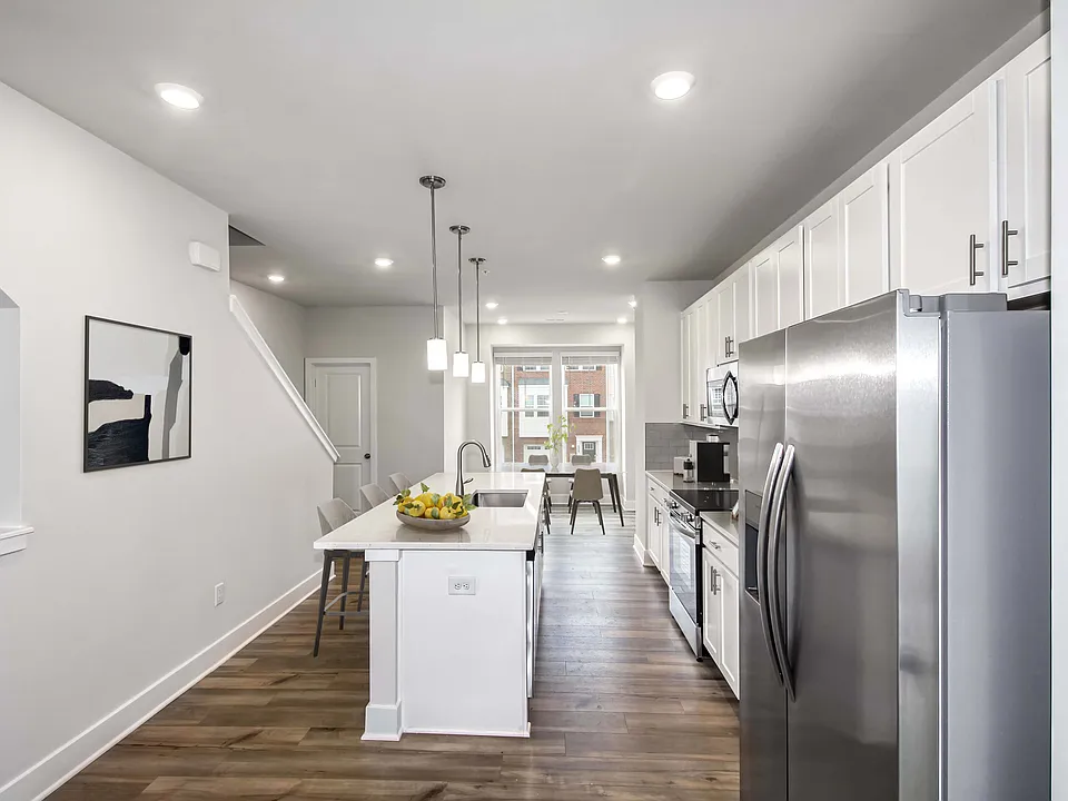 1234 Greylock Ln