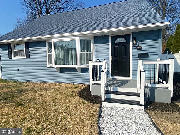 3rd image of 182 Covington Ln