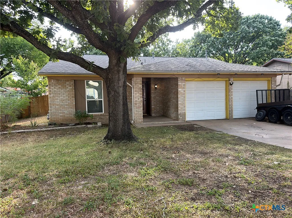 3 bed, 2.0 bath, 1211 sqft, $1,800 — Photo 1