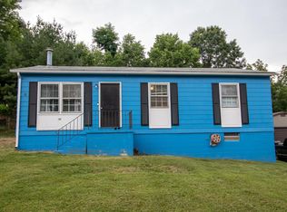 29 Hilltop Terrace Rd, Staunton, VA 24401