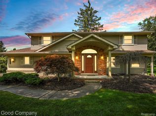 26299 Springfield Dr, Farmington Hills, MI 48334