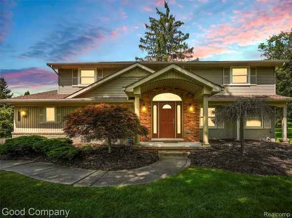 26299 Springfield Dr, Farmington Hills, MI 48334