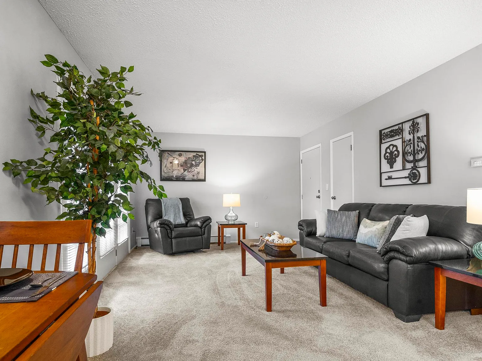 Williamsburg and Portage Pointe Apartments — Photo 3