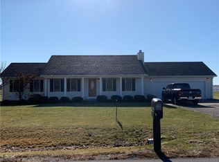 1364 Prairies Edge Dr, Paris, IL 61944