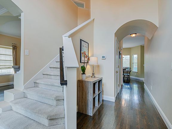3rd image of 1417 Clairmonte Cir