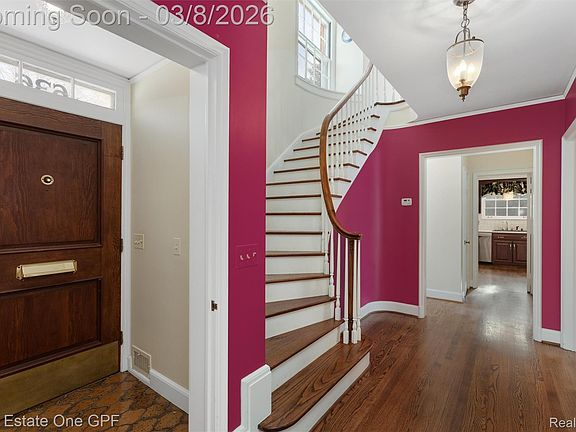 2nd image of 636 Middlesex Rd