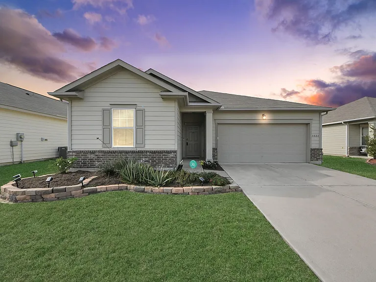 1024 Banyon Tree Ln — Photo 39