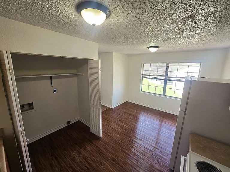 102 Lady Bird Ln #D — Photo 11