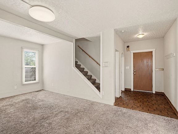3rd image of 817 E Sinto Ave