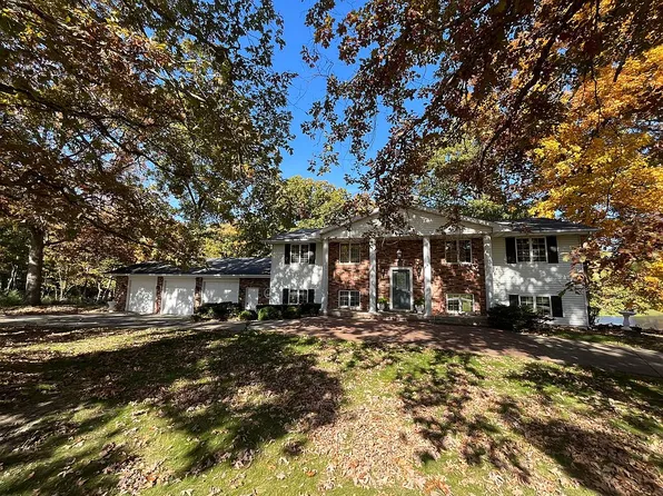 201 E Lakeshore Dr, Edelstein, IL 61526