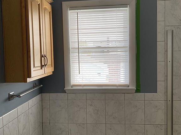 4th image of 1895 Washington Ave #2