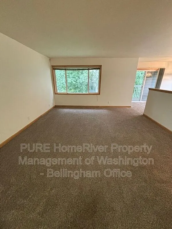 2 bed, 2.0 bath, 920 sqft, $1,945 — Photo 2