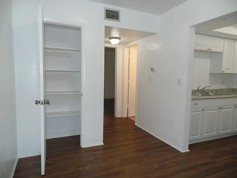 1260 70th St N #3 — Photo 4