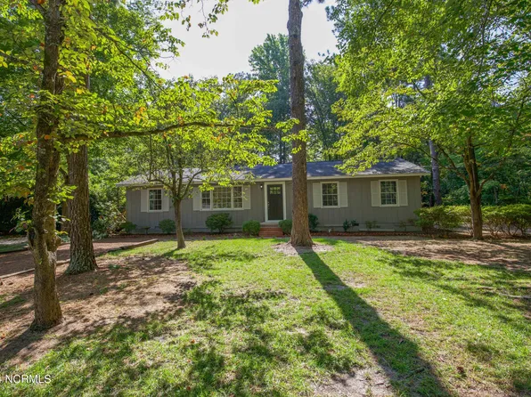 125 Oak Drive, Southern Pines, NC 28387