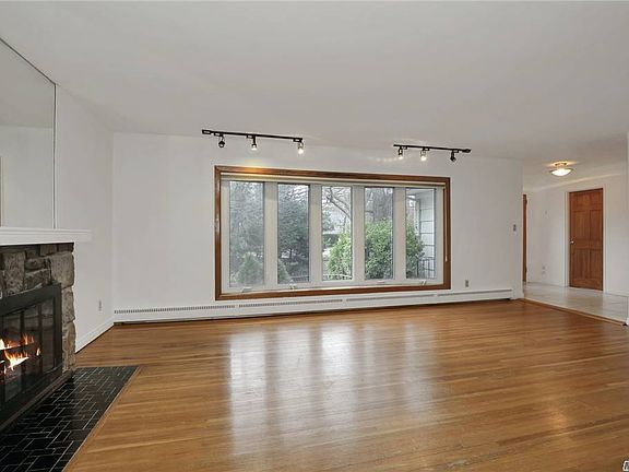 5th image of 1346 Port Washington Blvd