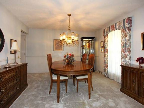 2nd image of 13276 Gateroyal Dr