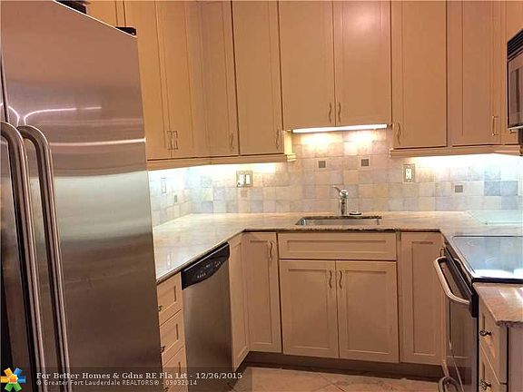 5th image of 200 NE 17th Ct APT 802