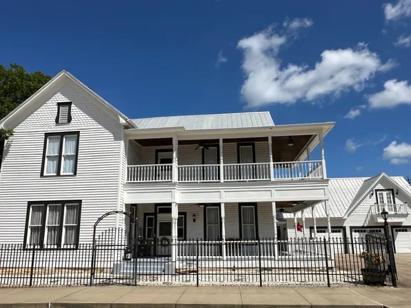 326 W Colorado St, La Grange, TX 78945