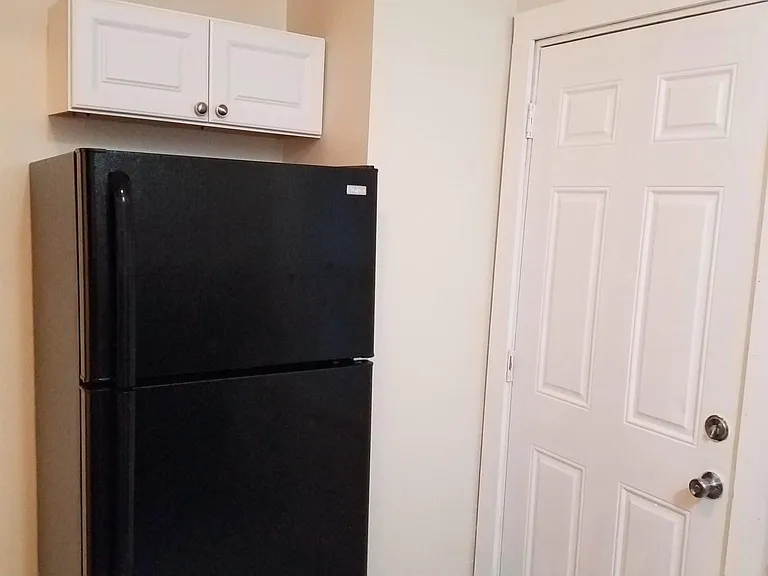 1576 College Ave — Photo 7