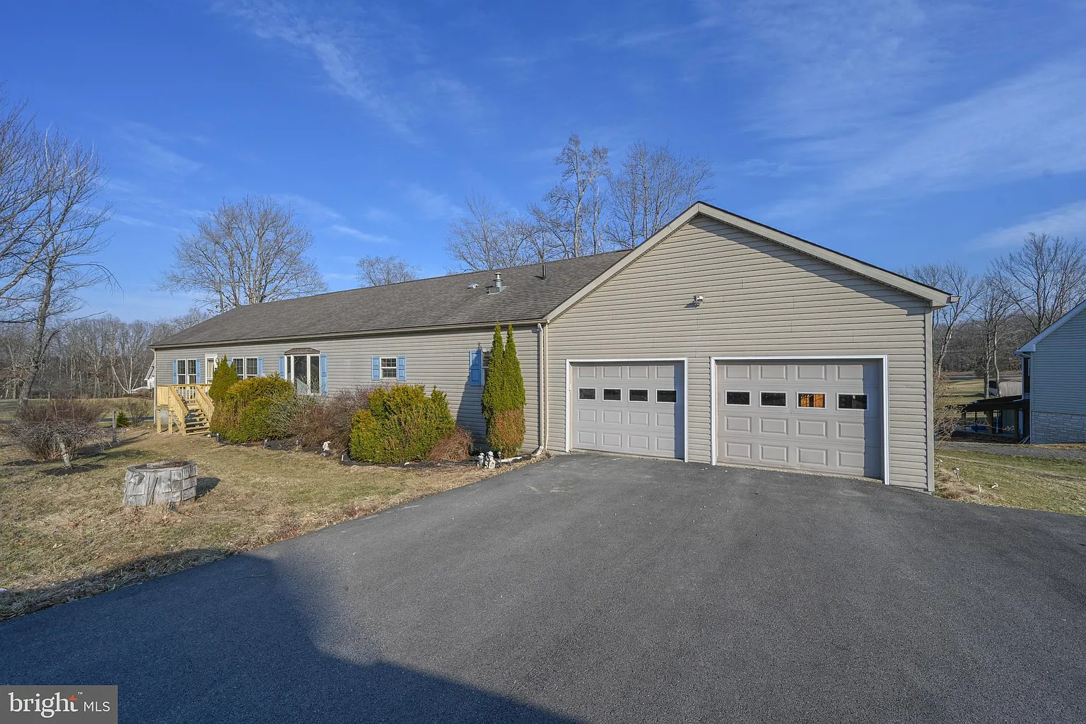 707 Sunshine Dr photo 1
