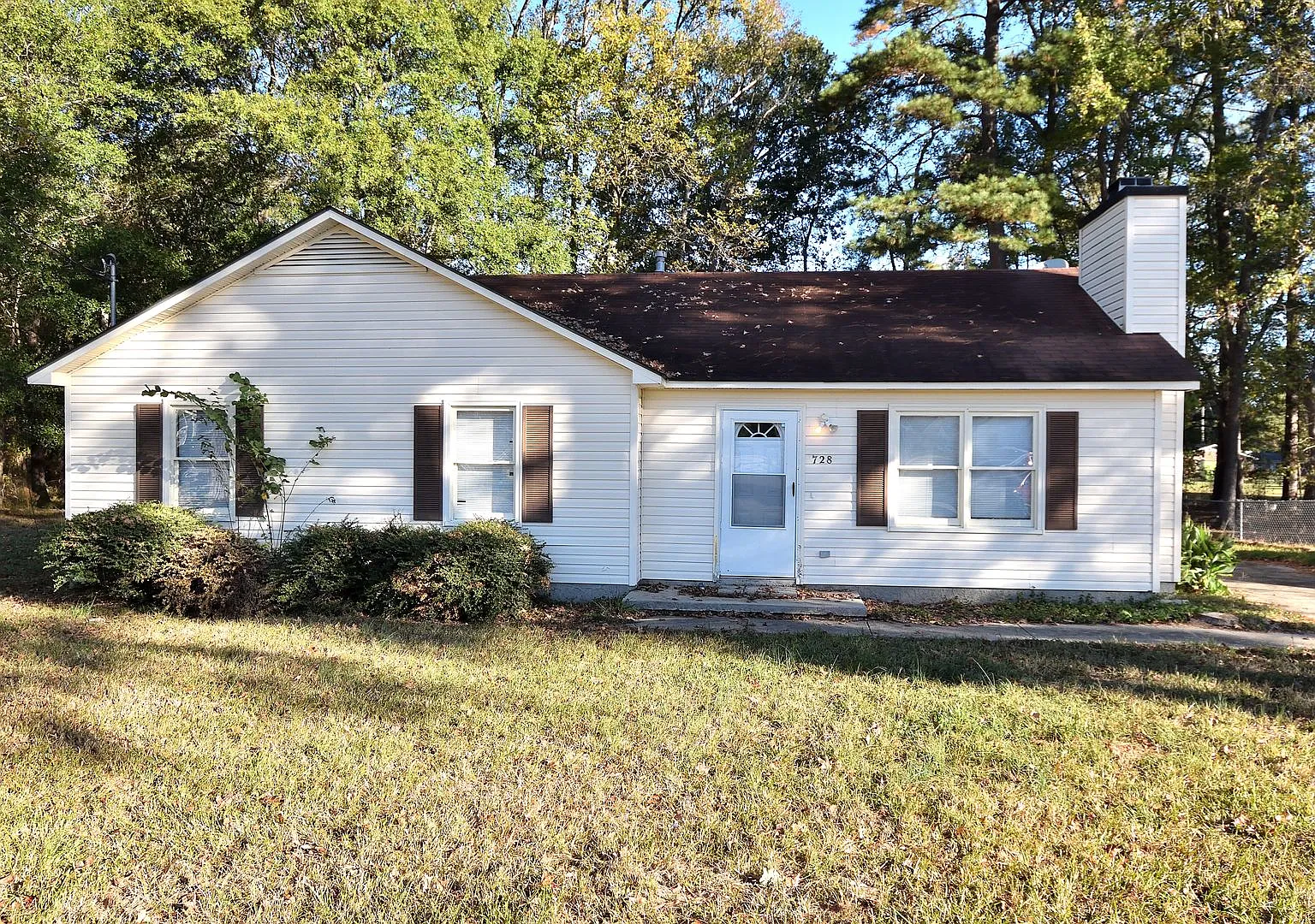 728 Salisbury Drive — Photo 1