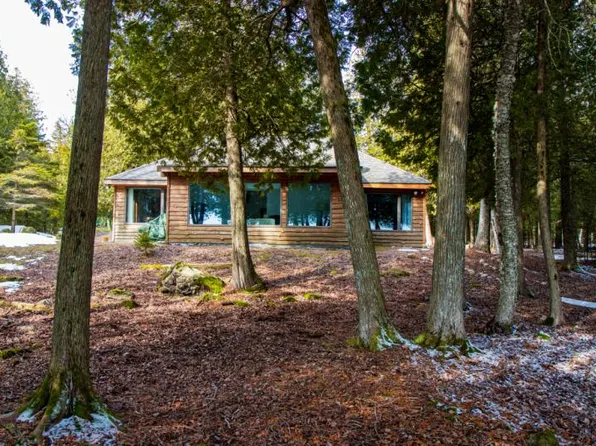 40606 E Bass Cove Rd, Drummond Island, MI 49726