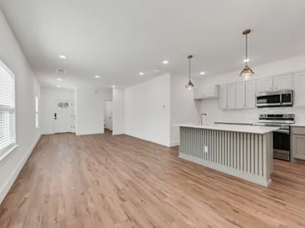 202 Pine St, Bonham, TX 75418