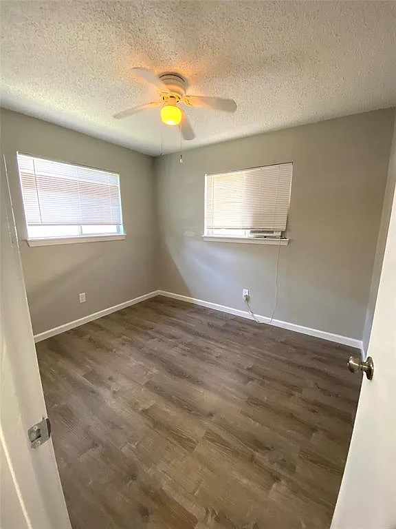 2 bed, 1.0 bath, 641 sqft, $1,300 — Photo 1
