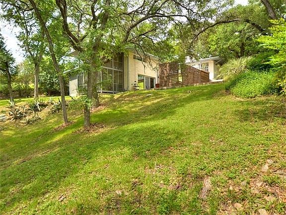 3rd image of 2808 Pickwick Ln