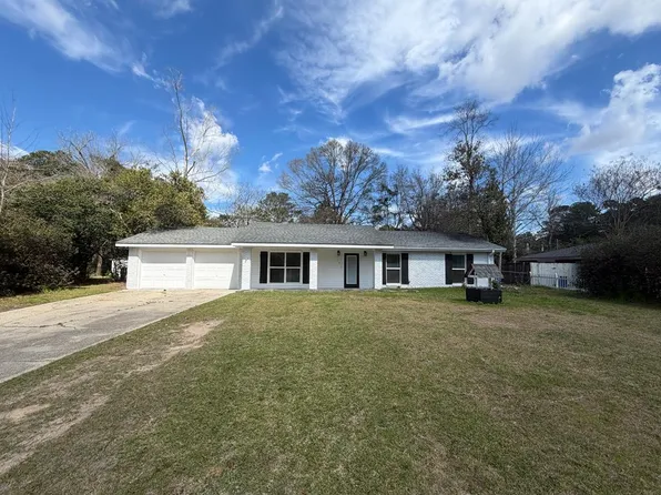 131 Hampton Rd, Picayune, MS 39466