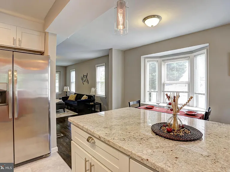 1115 N Marlyn Ave — Photo 3