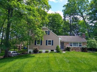 48 Timberline Dr, Poughkeepsie, NY 12603