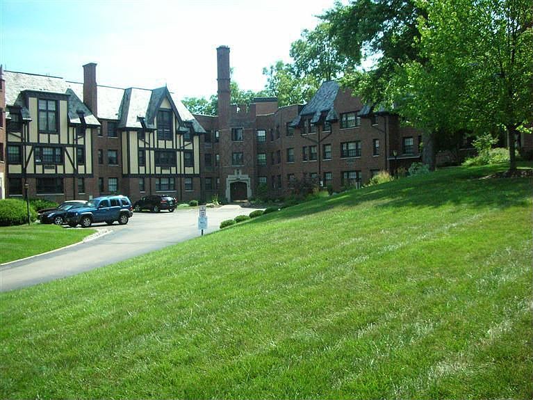 1st image of 1211 Far Hills Ave
