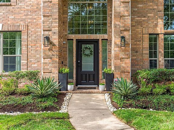 Inviting entrance to greet your guests!