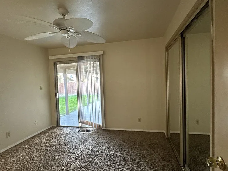 3504 W Cutler Ave — Photo 14