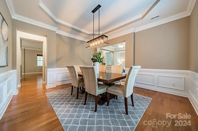 424 Ranelagh Dr — Photo 17