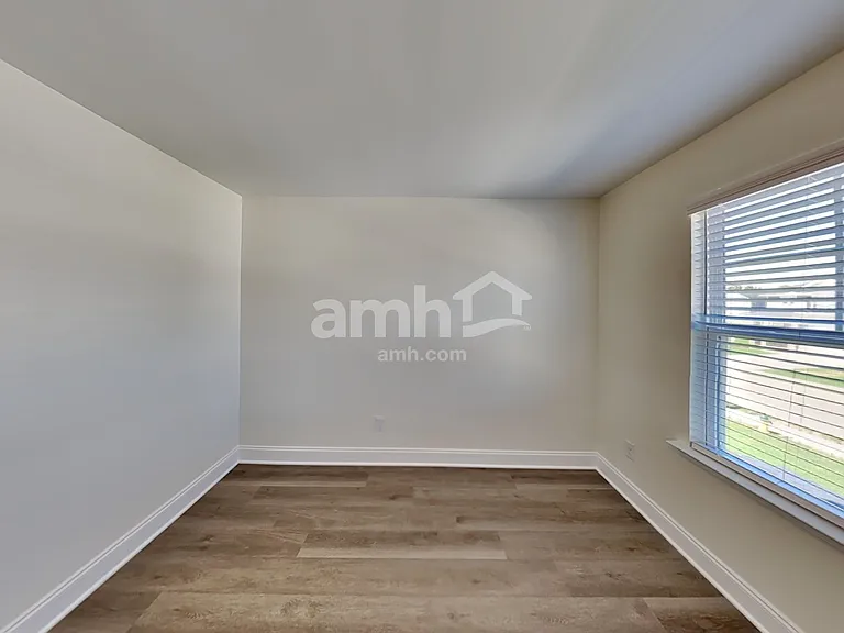 5323 Trust Dr — Photo 14